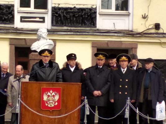 На митинге На митинге